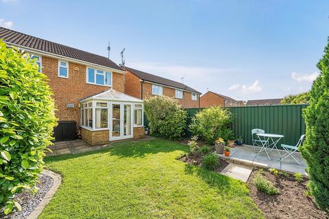 21 Crabtree Way, Dunstable, LU6 1UR