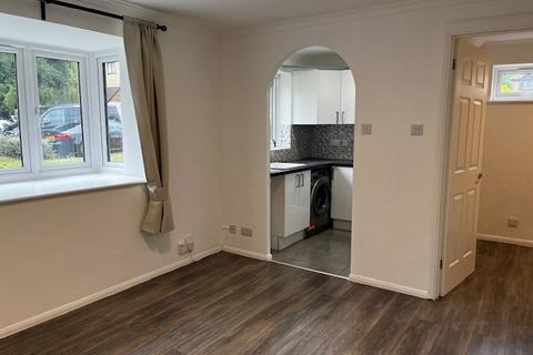 1 bedroom flat to rent, Percy Gardens, Worcester Park KT4