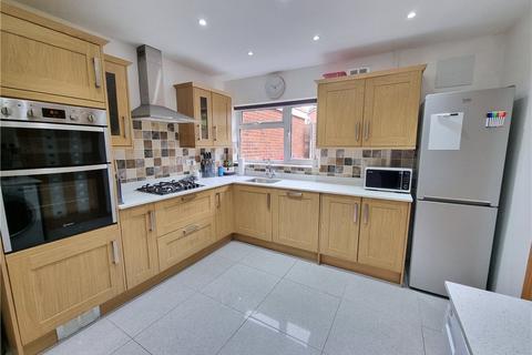 2 bedroom end of terrace house for sale, Ronfearn Avenue, St Mary Cray, Kent, BR5