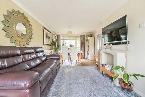 3 bedroom detached house for sale, Sandhurst Drive, Buckingham MK18