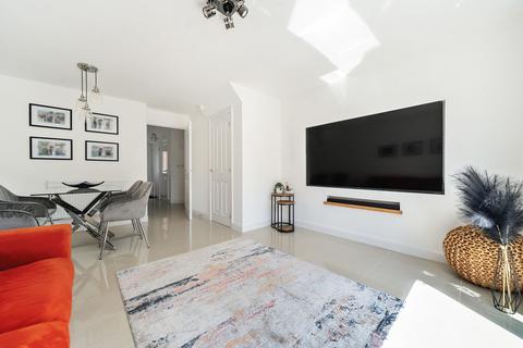 32 Buccas Lane, Buckingham, MK18 1XU