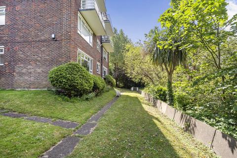 3 bedroom flat for sale, Leigham Court Road, Streatham