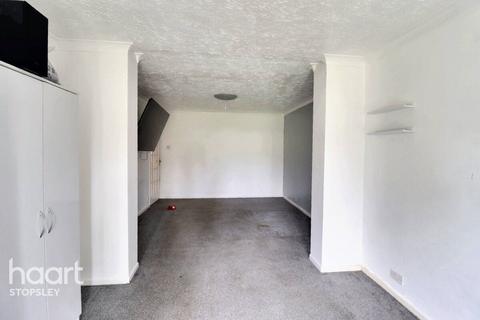23 Greenways, Luton, LU2 8BL