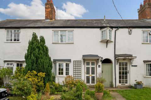 4 bedroom terraced house for sale, Old End, Buckingham MK18