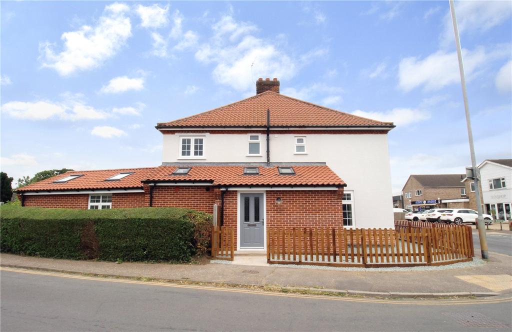 Middletons Lane, Hellesdon, Norwich... 4 bed semidetached house for
