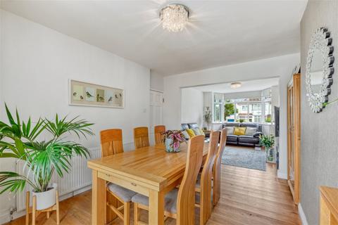 5 Chepstow Grove, Rednal, Birmingham, B45 8EG
