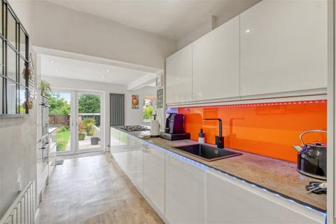 5 Chepstow Grove, Rednal, Birmingham, B45 8EG