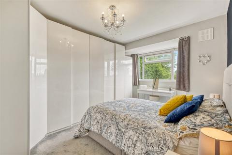 5 Chepstow Grove, Rednal, Birmingham, B45 8EG