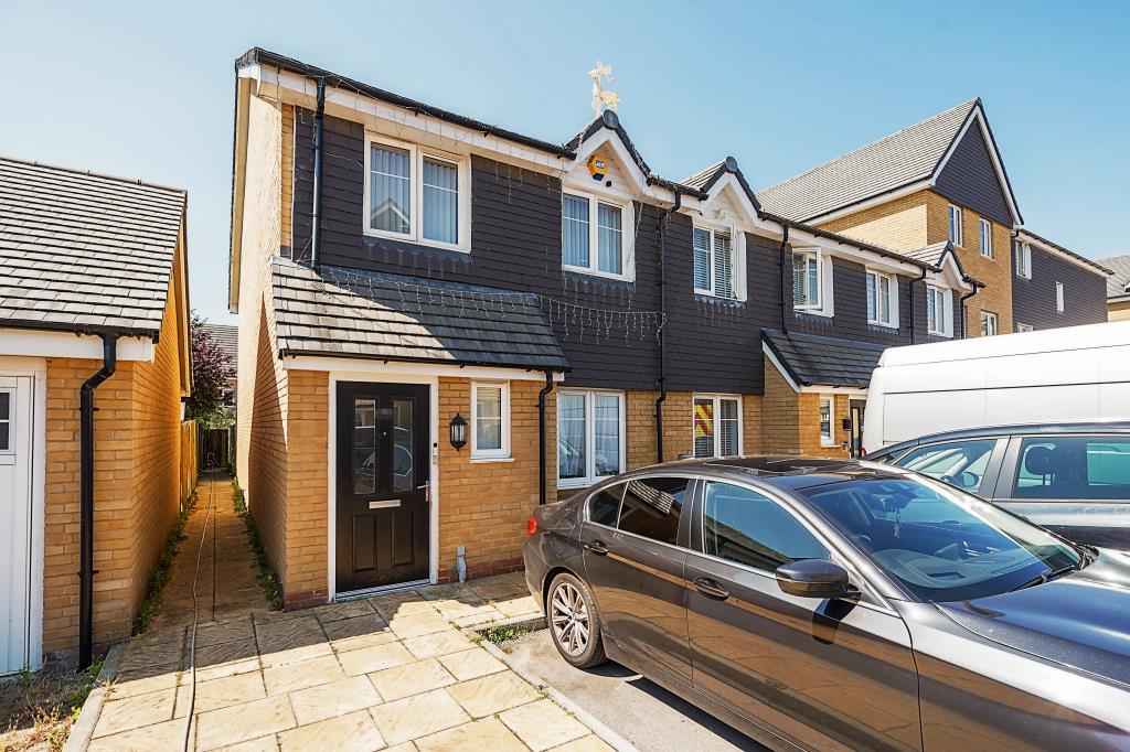 Slough, Berkshire, SL3 3 bed end of terrace house for sale £455,000
