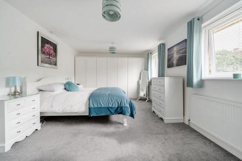 18 Eastmere, Swindon, SN3 6JY