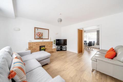 18 Eastmere, Swindon, SN3 6JY