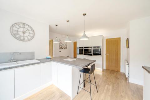 18 Eastmere, Swindon, SN3 6JY