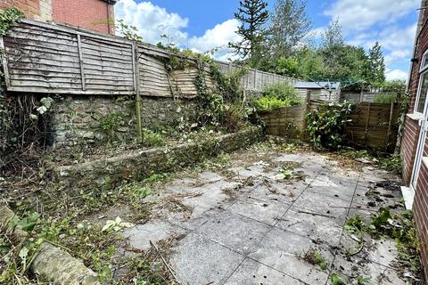 1 Clarkes Close, Chard, TA20 1ER