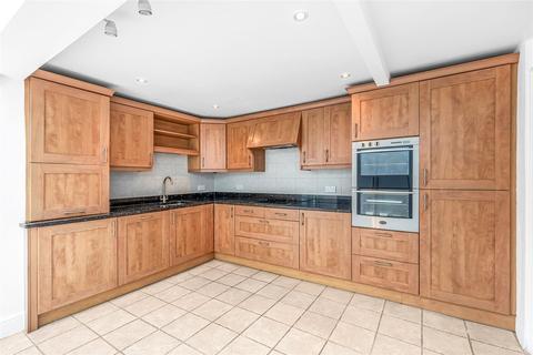 124 Eardley Road, London, SW16 5TG