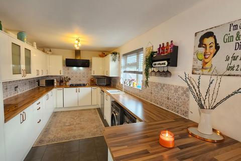 3 bedroom semi-detached house for sale, King John's Road, Clipstone Village, NG21