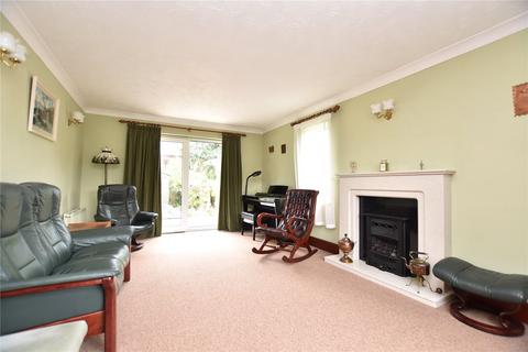 4 bedroom detached house for sale, Village Gardens, Leeds, West Yorkshire