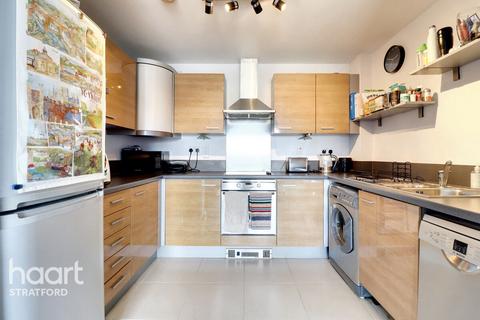 2 bedroom apartment for sale, High Street, Stratford