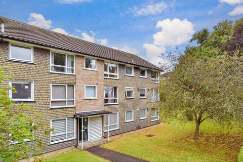 2 bedroom flat for sale, Basinghall Gardens, Sutton, Surrey