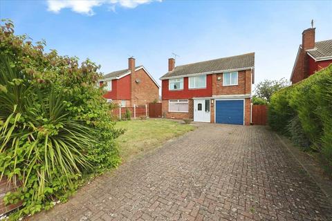 4 bedroom detached house for sale, Dore Avenue, North Hykeham