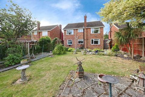 4 bedroom detached house for sale, Dore Avenue, North Hykeham