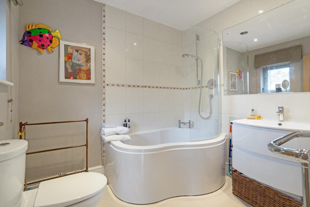 En-suite Bathroom