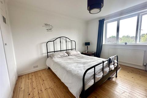 26 Belmore Road, Lymington, SO41 3NT