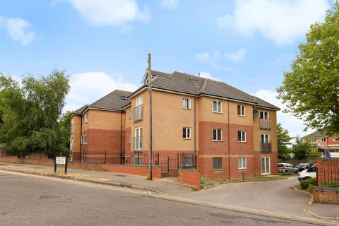 2 bedroom flat for sale, Craig House, Craig Avenue, Reading, RG30