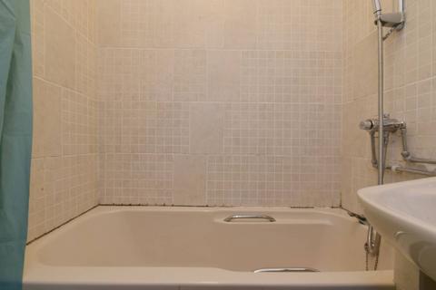 19/9 Boat Green, Edinburgh, EH3 5LW