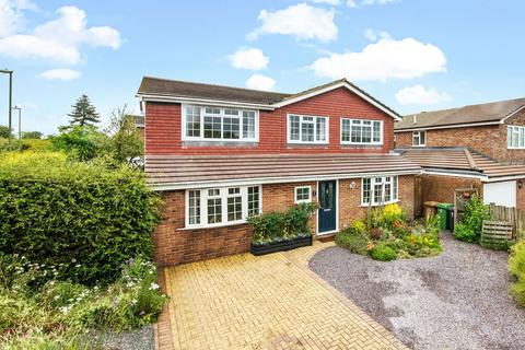 4 bedroom detached house for sale, Kingfisher Close, Kempshott