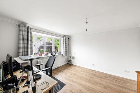 1 Kingfisher Close, Basingstoke, RG22 5PJ