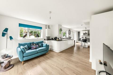1 Kingfisher Close, Basingstoke, RG22 5PJ