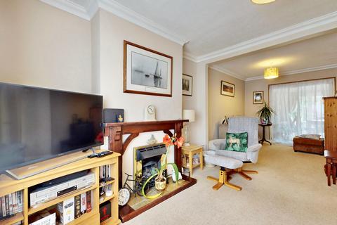 3 bedroom semi-detached house for sale, Balmoral Drive, Hayes UB4