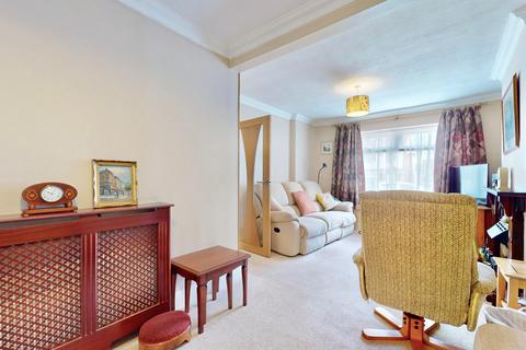 315 Balmoral Drive, Hayes, UB4 8DJ
