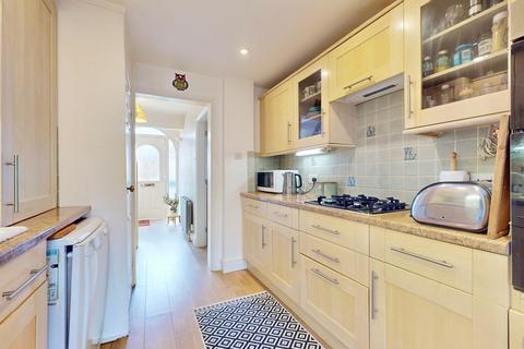 315 Balmoral Drive, Hayes, UB4 8DJ