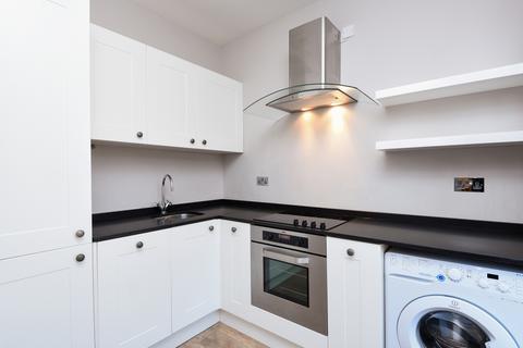 2 bedroom flat to rent, Lambrook Terrace, Fulham, London SW6