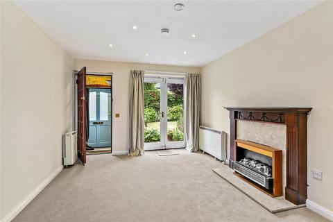 2 bedroom bungalow for sale, Regency Walk, Richmond, TW10