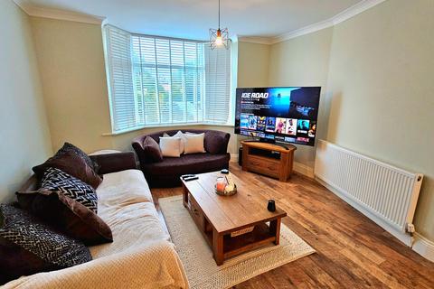 40 Eakring Road, Mansfield, NG18 3AH