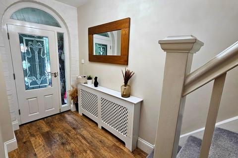 40 Eakring Road, Mansfield, NG18 3AH