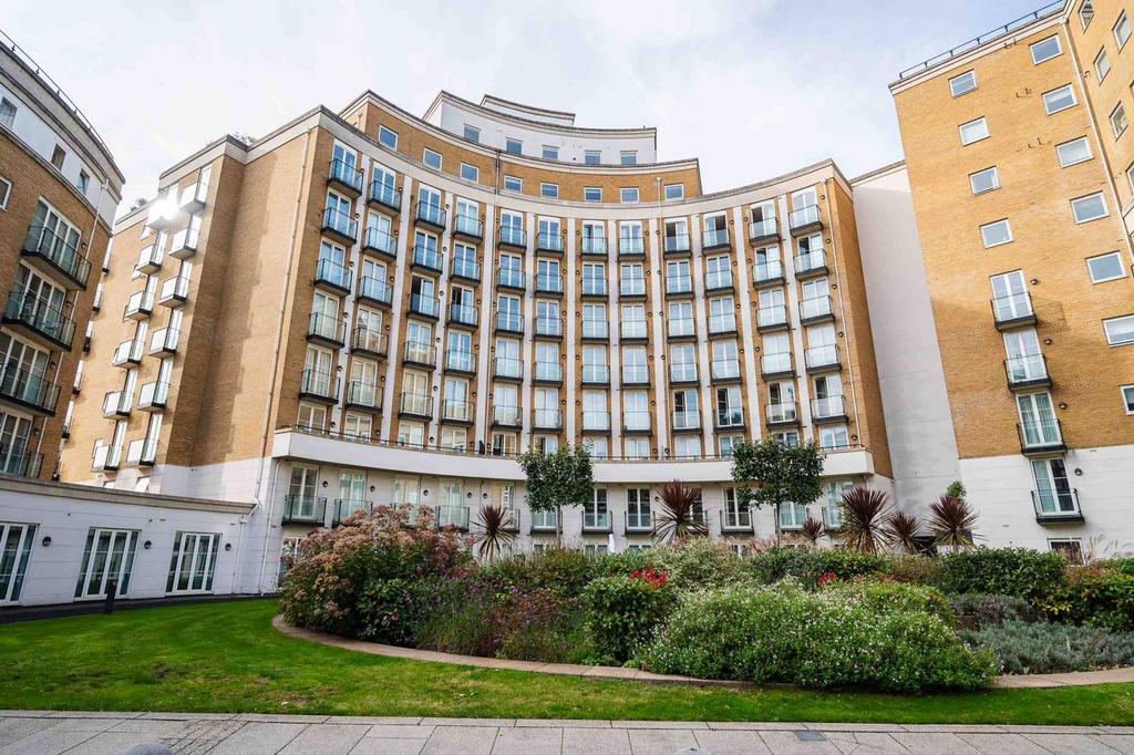 Palgrave Gardens, Regent's Park... 2 bed flat to rent £4,117 pcm (£