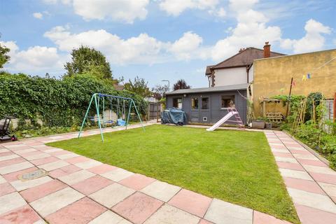 7 bedroom end of terrace house for sale, Priestley Gardens, Chadwell Heath, Essex