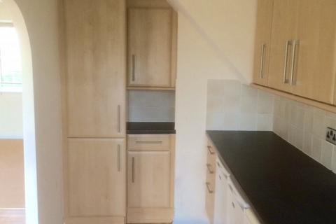 3 bedroom terraced house to rent, Pembury Avenue, Worcester Park KT4