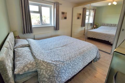 5 Bilsington Close, Chatham, ME5 7NE