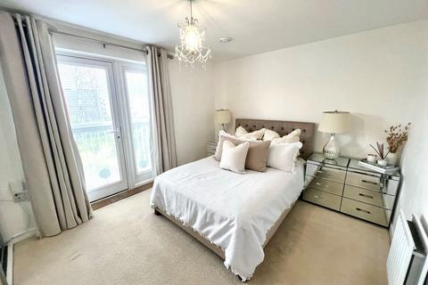 1 bedroom flat for sale, Harlequin Close, Barking IG11