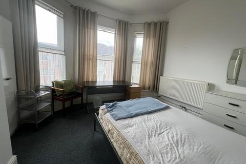 1 bedroom in a house share to rent, Holyhead Road, Coventry, CV1