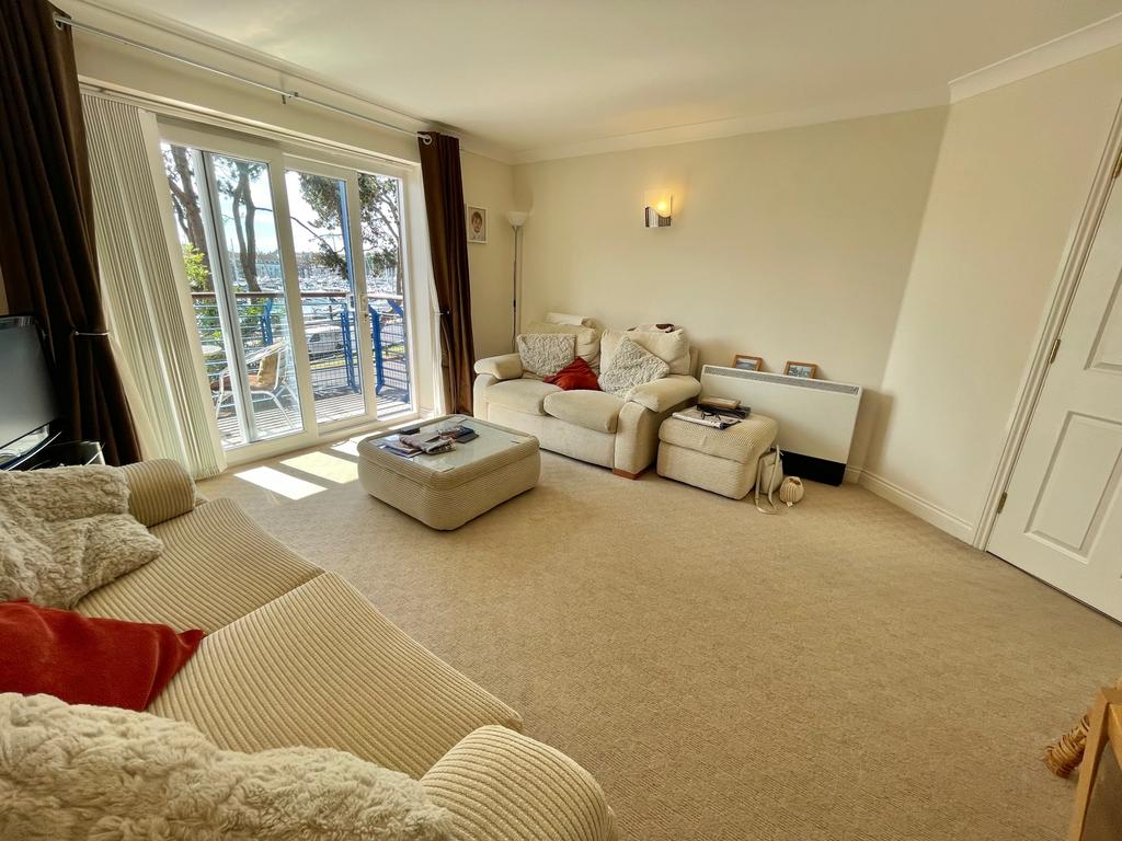 Close, Weymouth 2 bed apartment for sale £260,000