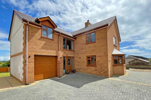 4 bedroom detached house for sale, Valley, Holyhead, Isle of Anglesey, LL65