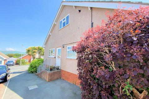 4 bedroom semi-detached bungalow for sale, Gerllan, Tywyn LL36