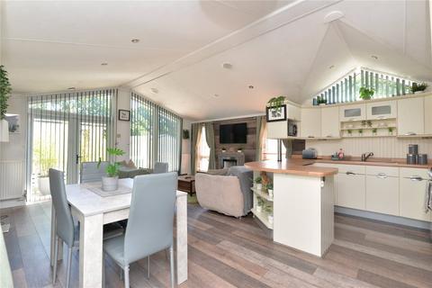2 bedroom park home for sale, Shorefield Country Park, Downton, Hampshire, SO41