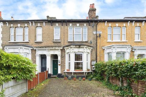 2 bedroom flat for sale, Woodriffe Road, London E11