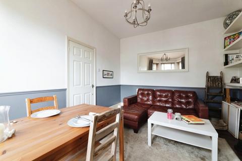 2 bedroom flat for sale, Woodriffe Road, London E11